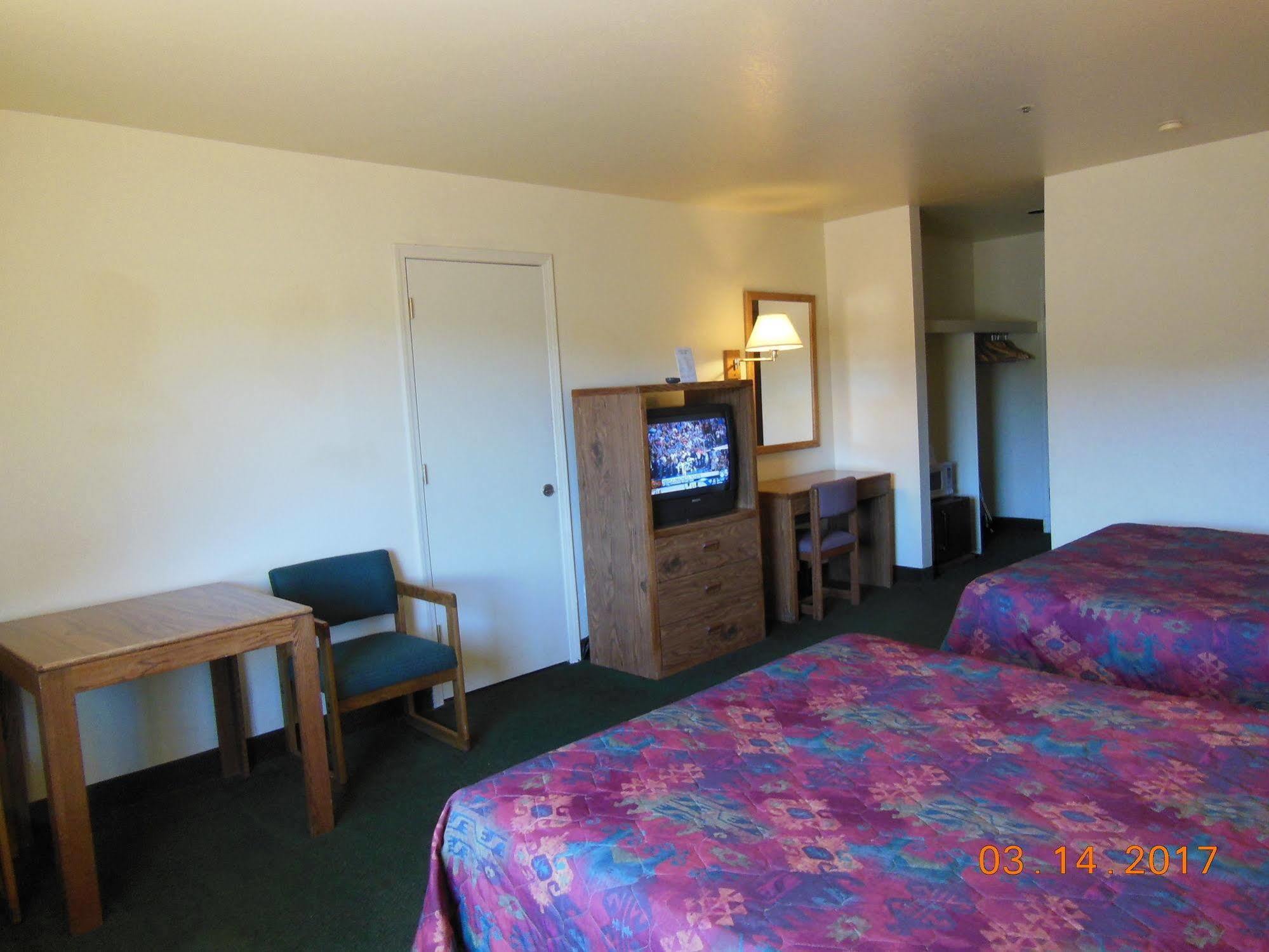 Super 8 By Wyndham Williams West Route 66 - Grand Canyon Area Exterior photo