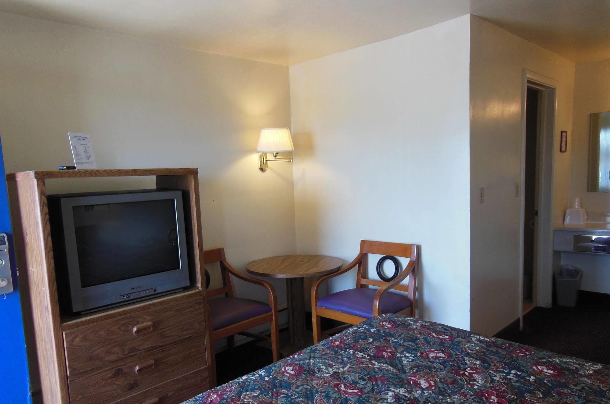 Super 8 By Wyndham Williams West Route 66 - Grand Canyon Area Exterior photo
